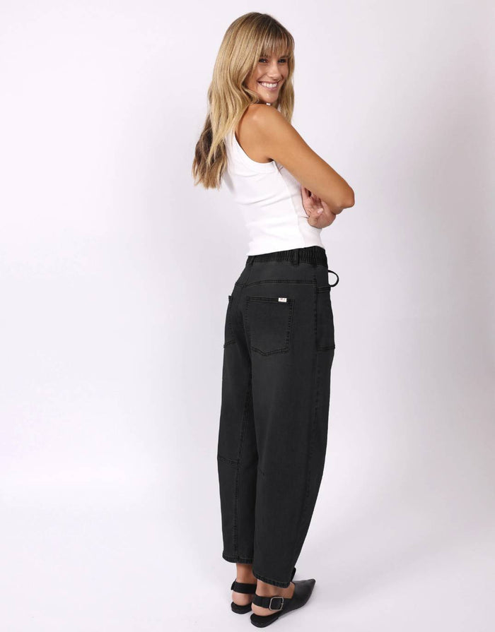 Leo Barrel Jeans - Black